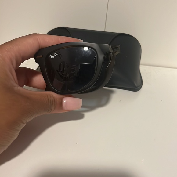 Brand New Ray Ban Sunglasses folding wayfarer Black with case - Picture 6 of 6